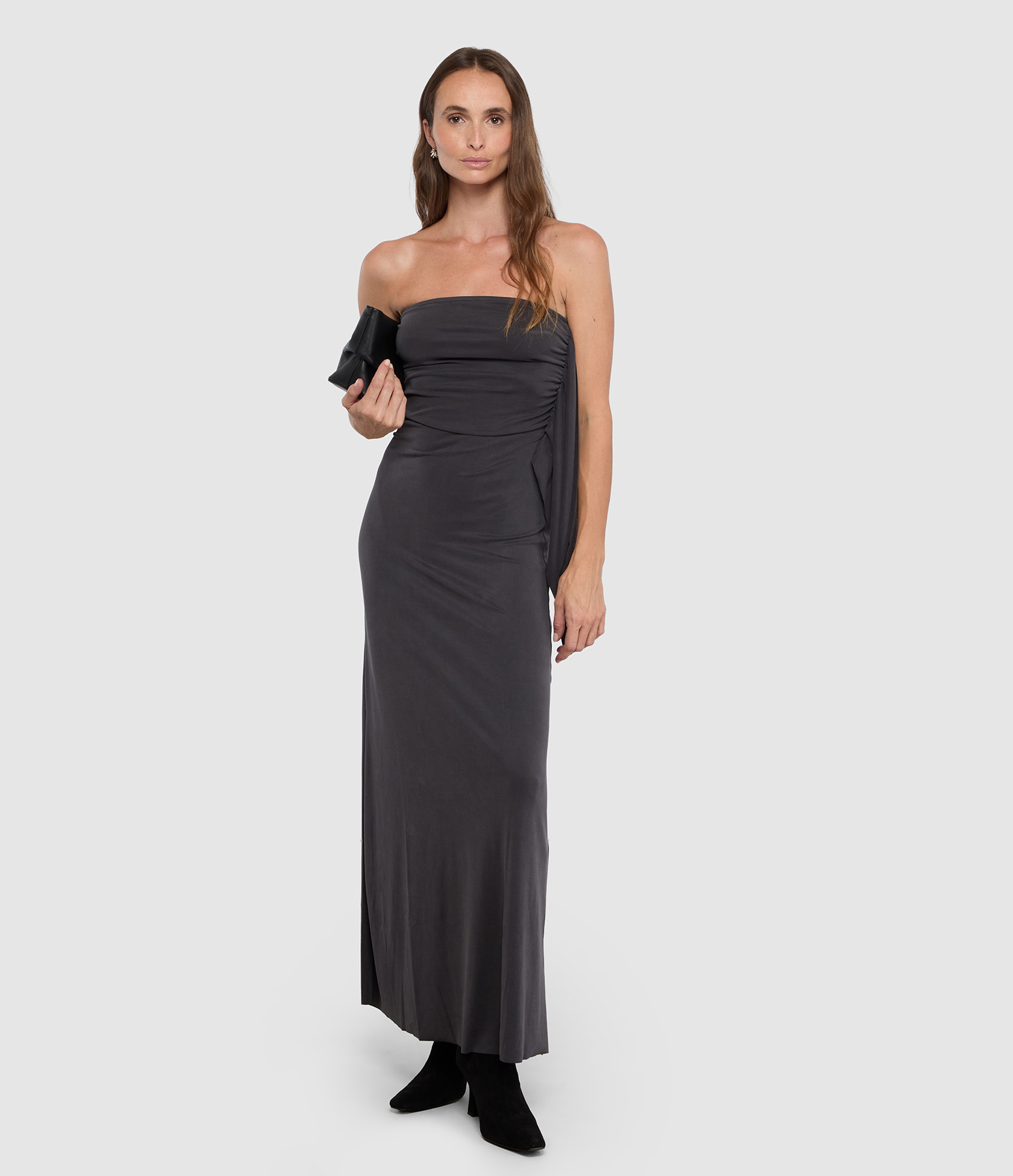 Robe Sasusu Black