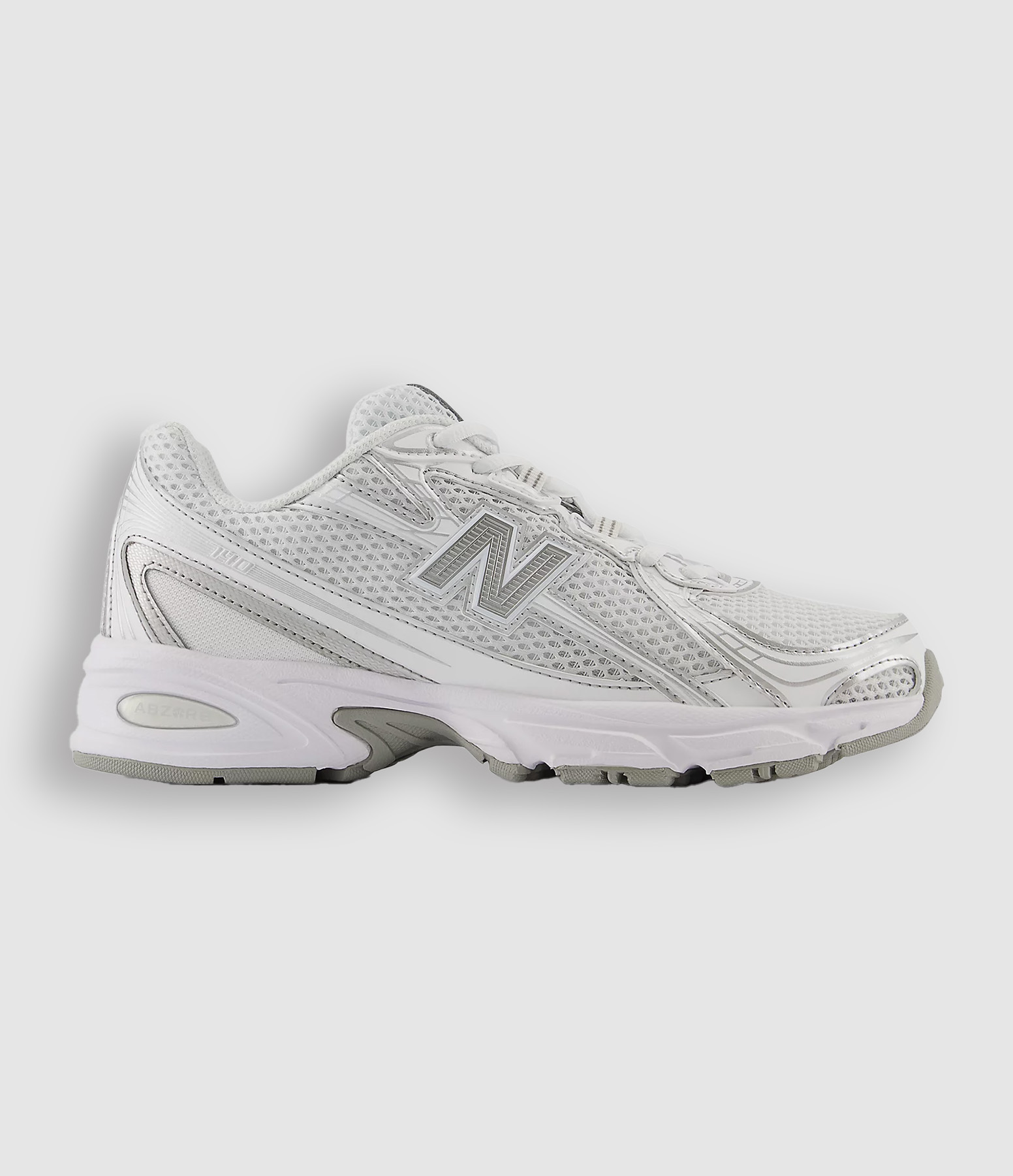 Baskets 740 White