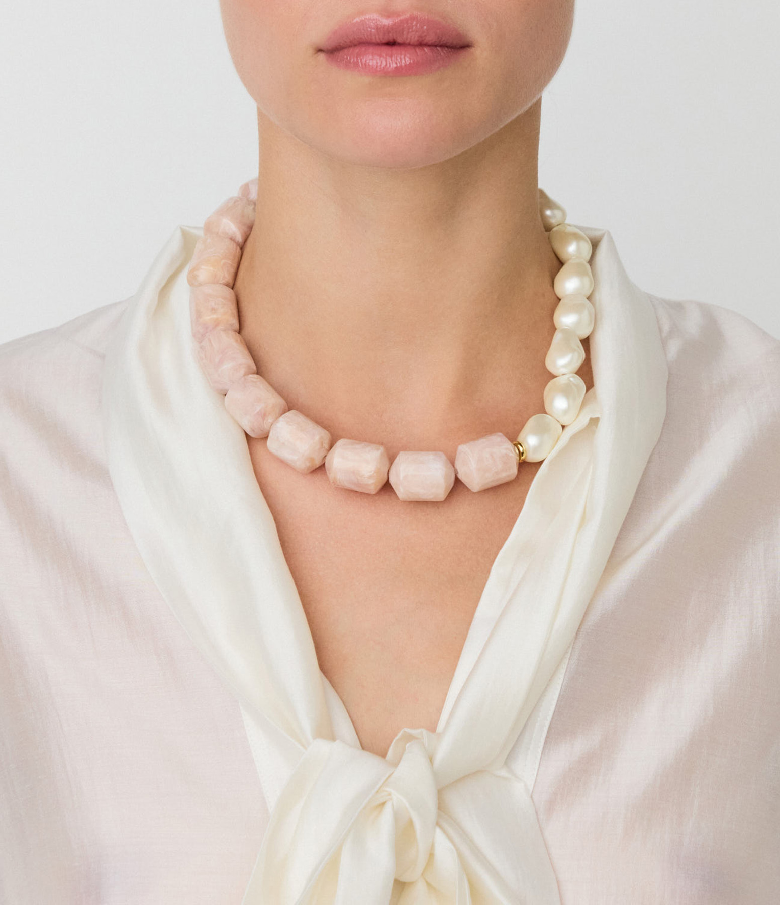 Collier Barrel Pearl Ivory Rose Marble
